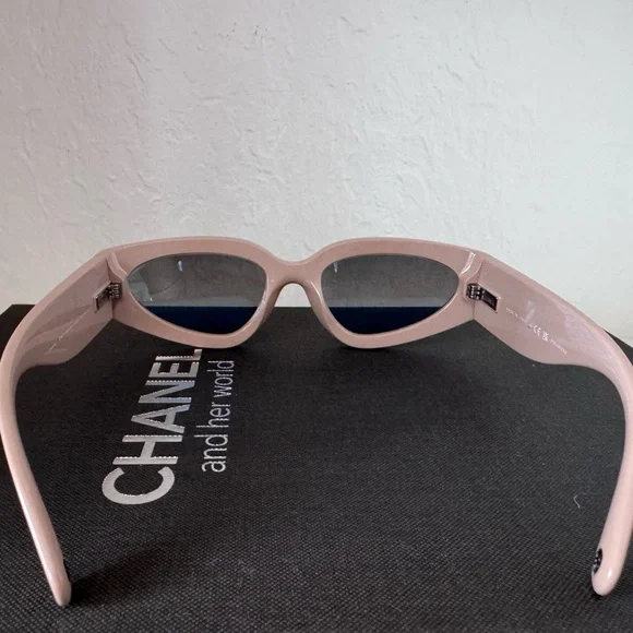 CHANEL CAT EYE SUNGLASSESNylon Black & BeigeC534/M3, A71614 X02281 S3443